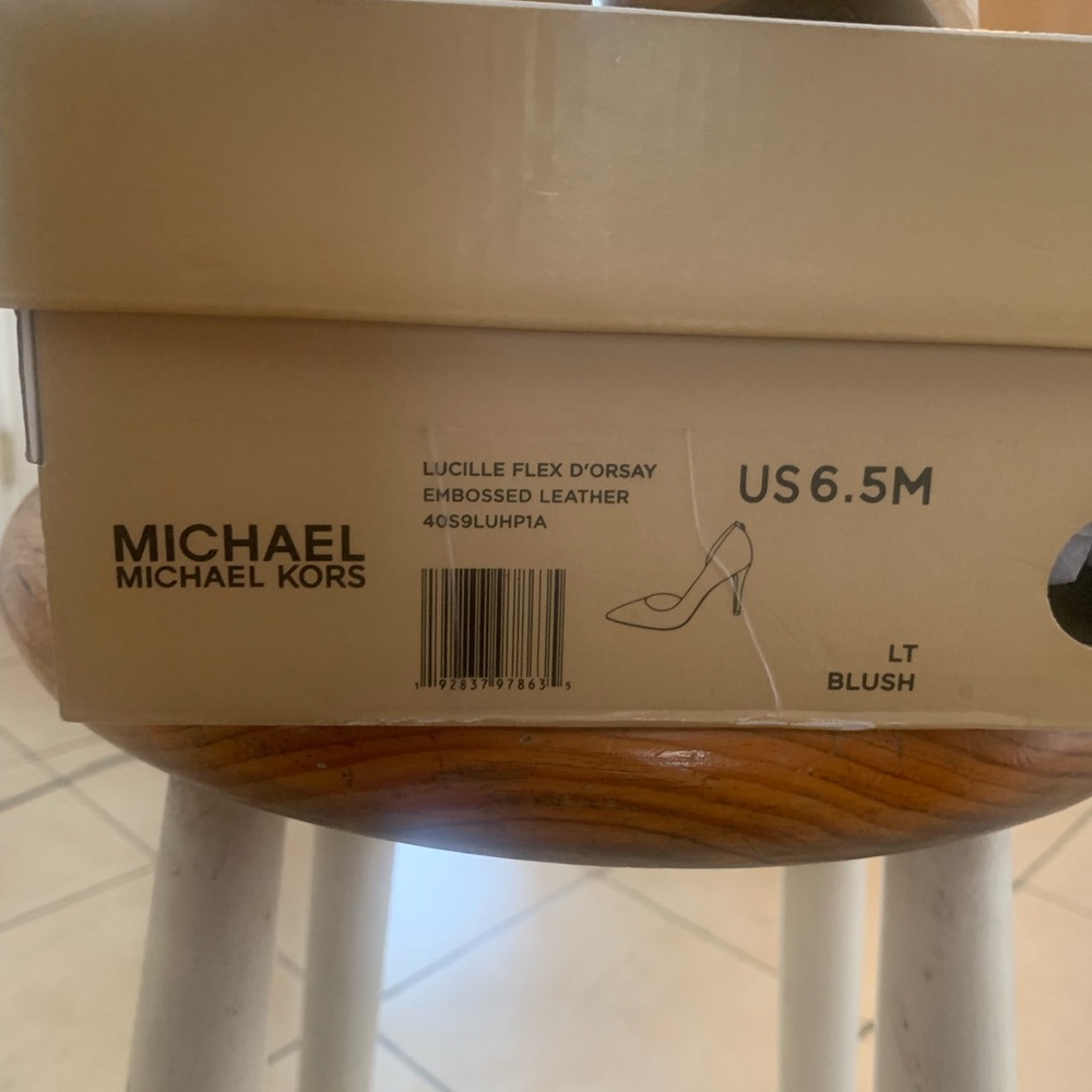 Michael Kors, D’orsay emboss
 Leather size 6.5 m , color Light Blush
